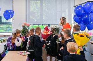 Школа без прикосновений: почему даже рукопожатие теперь под запретом