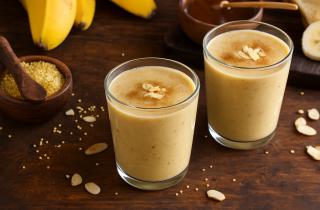 Карамель готовят без помешивания до янтарного цвета — повара