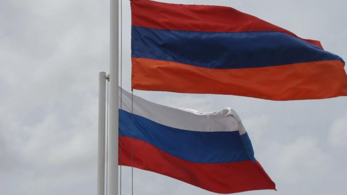 Флаг Армении и России