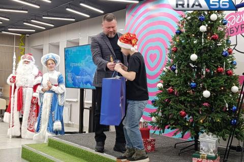 Депутаты Ямала приняли участие в акции Елка желаний — пресс-служба Заксобрания