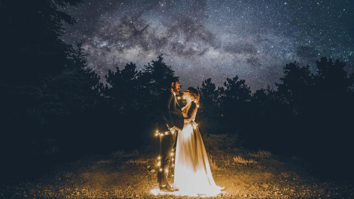 Фото счастливой пары и звезды