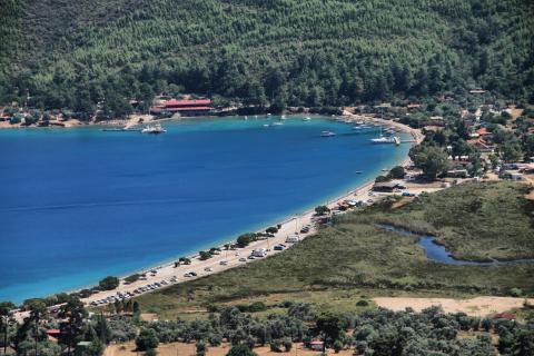 Врачи предупредили: тёплая морская вода в Турции способствует размножению опасных бактерий