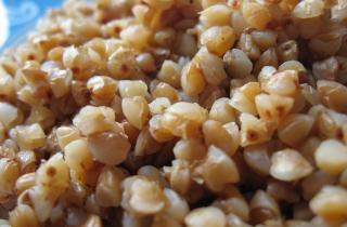 Правильная варка гречки сохраняет рассыпчатость боула — кулинары