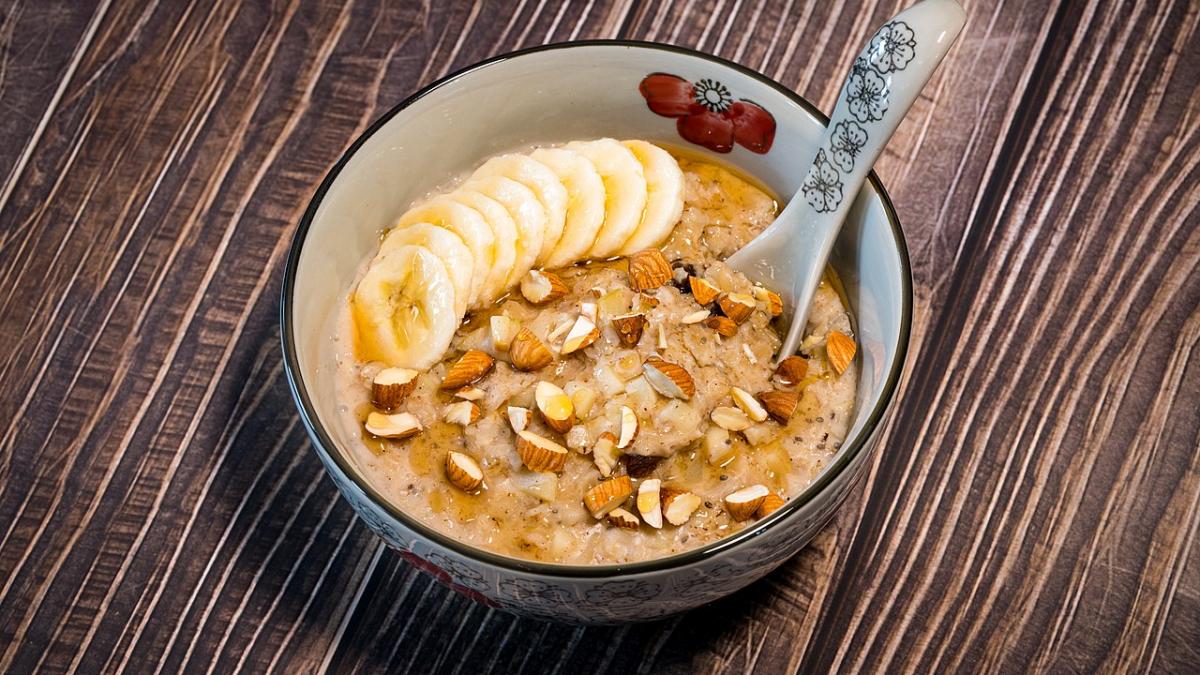 Овсянка с орехами и фруктами Овсянка с орехами и фруктами