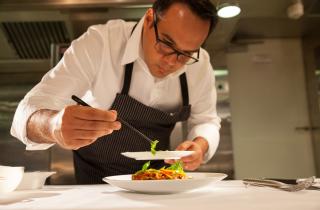 Россия осталась без поваров: кто стоит за загадочным исчезновением мастеров кухни