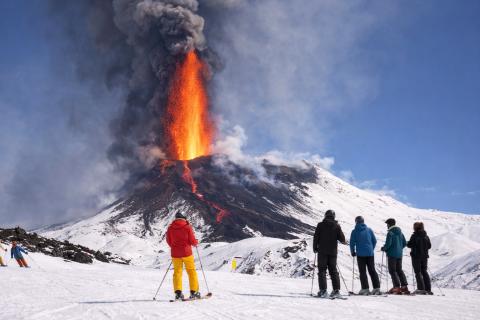 Вулкан Камчатки проснулся: сейсмические станции фиксируют серию мощных подземных толчков