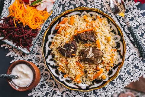Плов с северным акцентом: как ягоды меняют вкус мяса до неузнаваемости