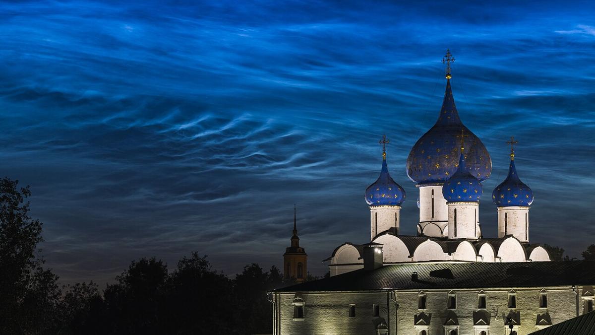 Серебристые облака в Суздале Серебристые облака в Суздале
