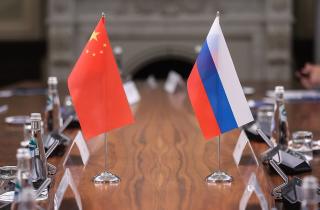 Новый центр силы: Китай укрепил позиции главного торгового союзника России