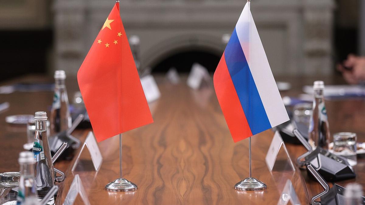 Флаги Китая и России Флаги Китая и России