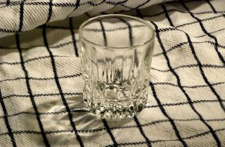 Топ-15 брендов водки захватили Россию: их доля превысила 50%