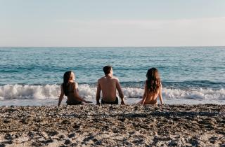 Анапа делает шаг к восстановлению: как новые технологии отсыпки пляжей могут спасти курорт