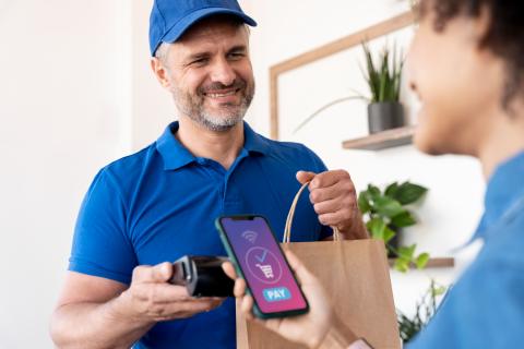 Продукты на дом — привычка, от которой зумеры не откажутся: есть причина, о которой не говорят вслух