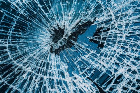 Стеклянный мост в Чжанцзяцзе закрыт ради обеспечения безопасности — власти Хэбэя