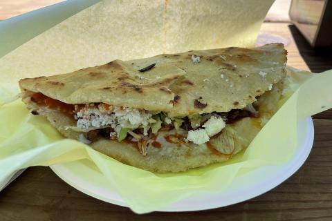 Рецепт кесадильи с дальневосточным акцентом представил Вдовиченко, су-шеф