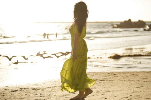 Тайная сила оливкового и вишневого: какие оттенки следует выбирать на лето