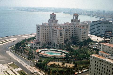 Пассажиров рейса в Венесуэлу направили на Кубу