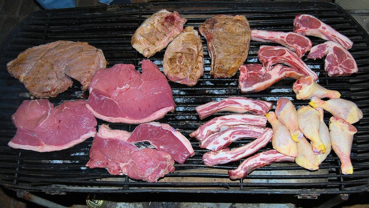 Мясо на решетке