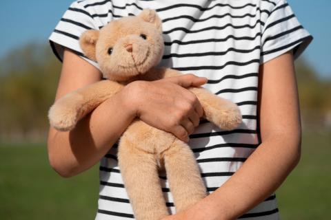 Отказался делиться игрушкой — и оказался прав: что важно знать родителям