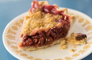 Полузамороженная клубника уменьшила количество сока — повара