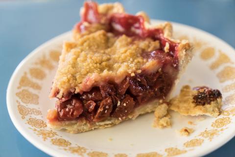 Полузамороженная клубника уменьшила количество сока — повара