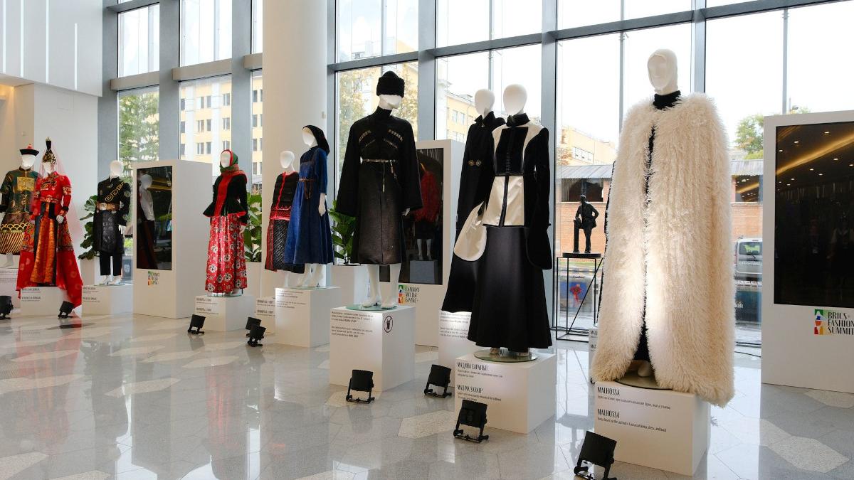 Выставка Родные мотивы. BRICS+ Fashion Summit