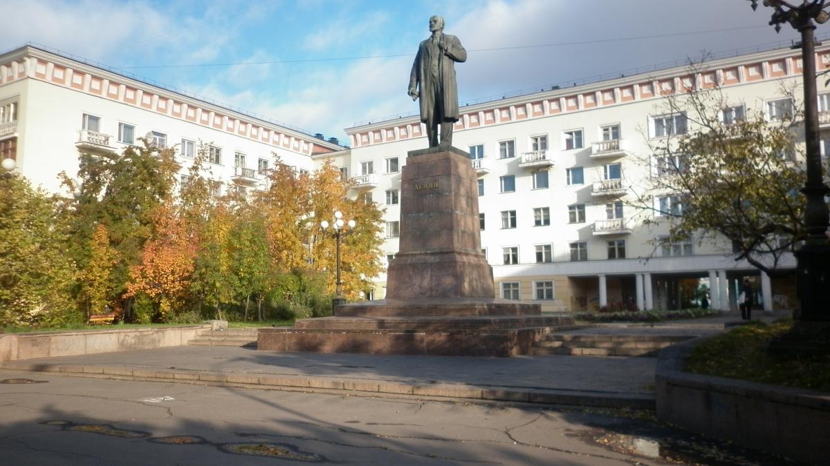 Памятник Ленину в Мурманске. Памятник Ленину в Мурманске.