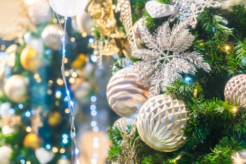 На Камчатке начали продавать винтажные новогодние украшения СССР — URA.RU