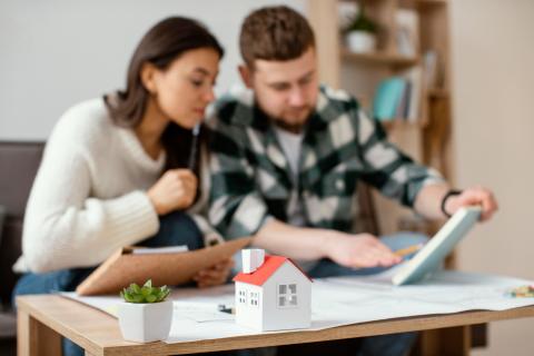 Экономисты допустили снижение ключевой ставки ЦБ до 16% уже в сентябре 2025 года