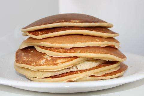 Банан заменяет сахар в овсяных панкейках — нутрициологи