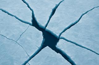 На Камчатке лёд остановил паромы: две переправы оказались в ловушке