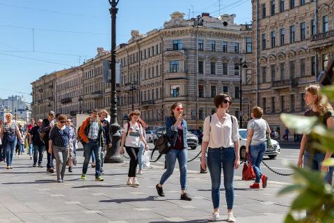 Почему бедные тратят больше? Финансовые парадоксы, о которых молчат