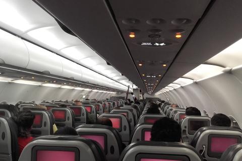 Управление гражданской авиации Нигерии ужесточило правила использования телефонов на борту