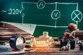 Интересные факты о физике-экспериментаторе Фарадее Интересные факты о физике-экспериментаторе Фарадее