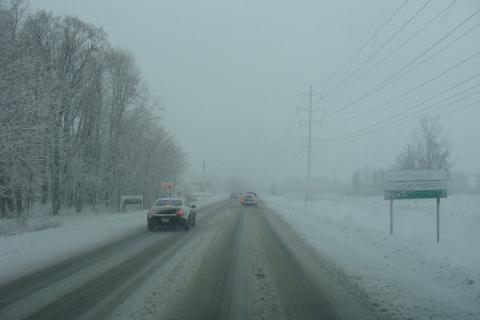Из-за метели с 18:00 закрыт проезд в Териберку и Туманный