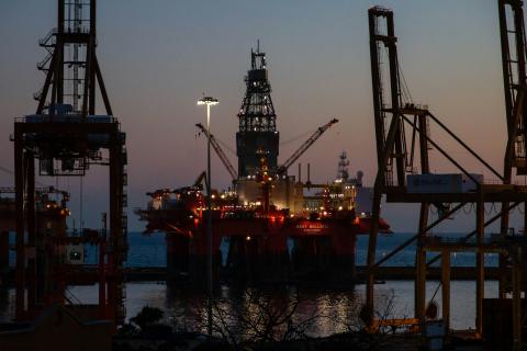 Потери растут: нефтяные компании ХМАО ушли в убытки при дорогой нефти