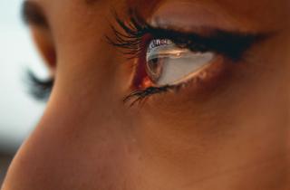 Доктор Кэтлин Дигри: женщины чаще сталкиваются с катарактой и синдромом сухого глаза