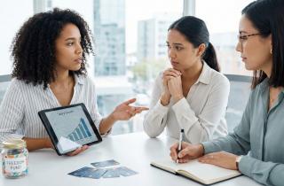 Эпоха высоких банковских процентов уходит — куда россияне понесут теперь свои деньги