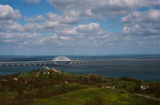 Турист привёз на Крымский мост самодельный огнемёт — Mash