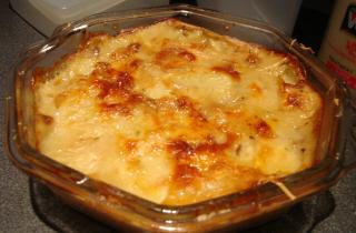 Добавила эту рыбу в картофельную запеканку — и получился ужин, от которого невозможно оторваться