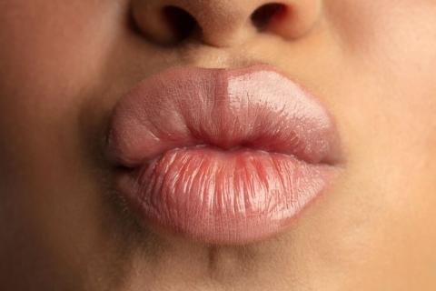 Психологи назвали причины устойчивой моды на duck face в цифровой культуре