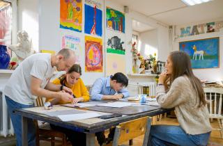 Психологи: регулярные творческие действия улучшают сон и повышают стрессоустойчивость