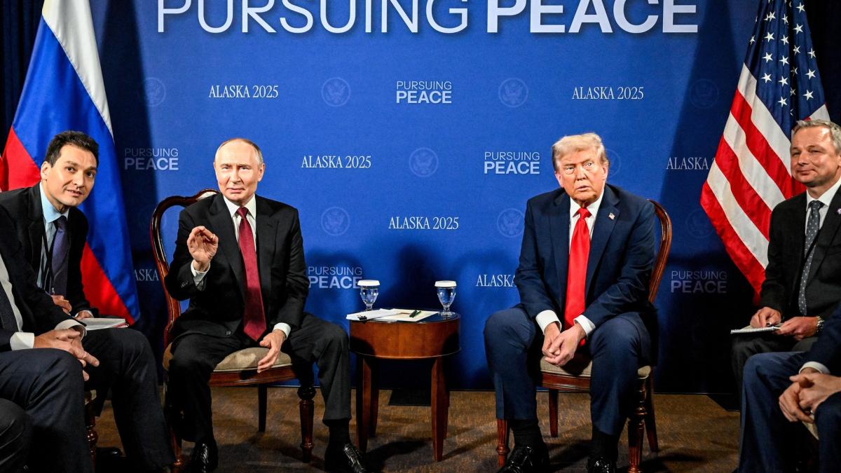 Putin and Trump begin talks at military base in Alaska Putin and Trump begin talks at military base in Alaska