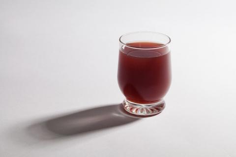 Камни в воду, ягоды в настой — так варят летний кисель в северных деревнях