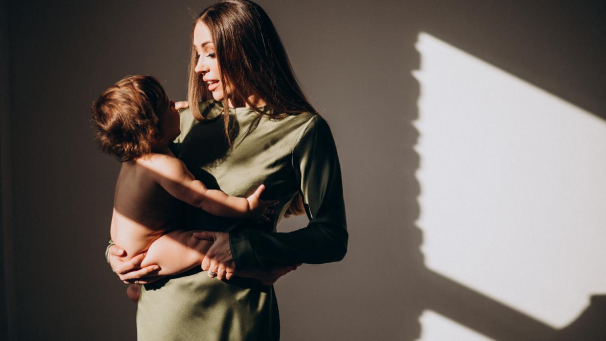 молодая мама