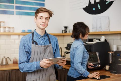Как подростку найти работу на лето и не нарваться на обман