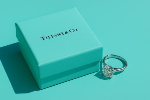 Почему цвет Tiffany Blue стал визуальной подписью бренда — маркетинговый разбор