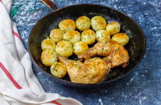 Медово-горчичный соус придаёт куриным ножкам уникальный вкус — кулинары