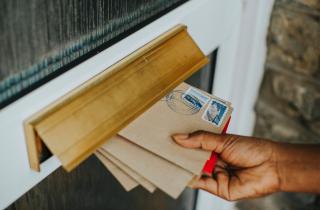 Рукописное письмо возвращает телу тишину: почему слова, написанные рукой, лечат тревогу лучше медитации