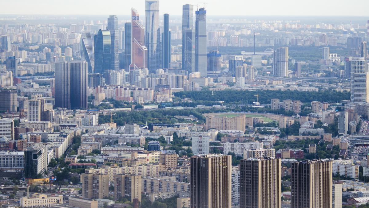 Вид с Останкинской телебашни на ММДЦ ('Москва-Сити') и Западный округ Вид с Останкинской телебашни на ММДЦ ('Москва-Сити') и Западный округ